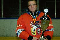 Brankář hokejbalové reprezentace Jan Donauschachtl startoval na svém druhém světovém šampionátu a z Německa si přivezl stříbrnou medaili.