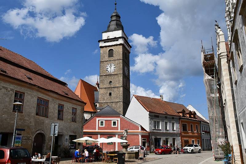 Oblíbený festival nabídne letos více než 70 filmů i hudební hvězdy.