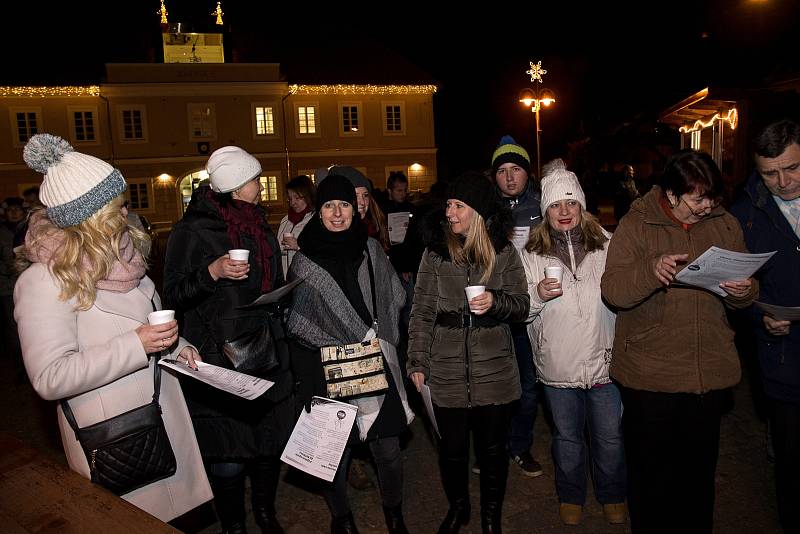 Lidé si koledy zazpívali také v Kardašově Řečici.