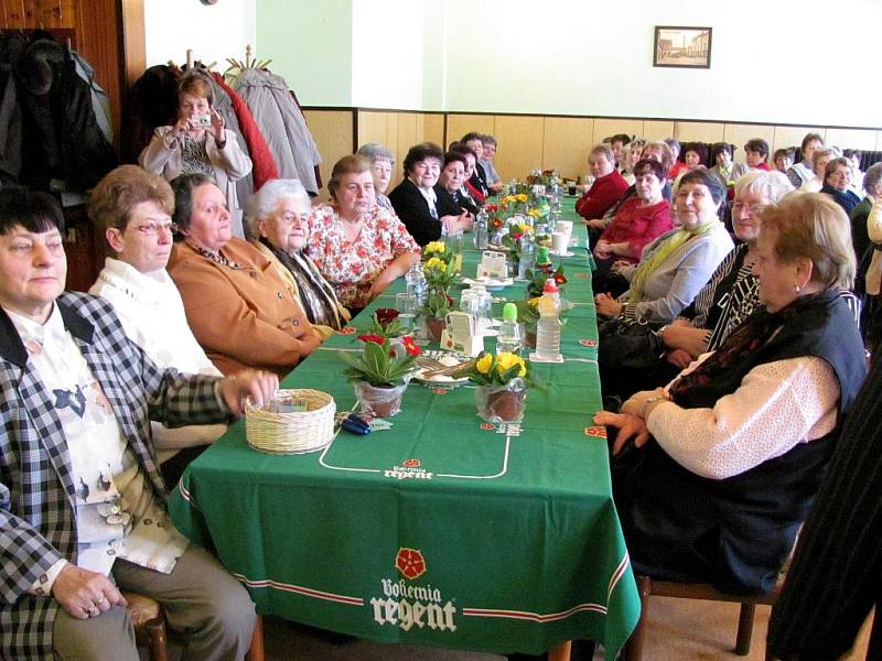 Mezinárodní den žen v restauraci Jiskra v Jindřichově Hradci.