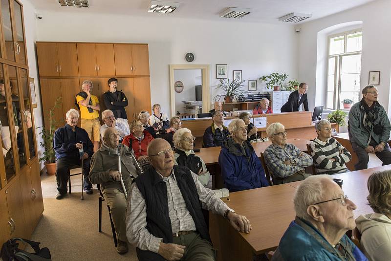 Učená společnost České republiky navštívila oblastní archiv v Třeboni.