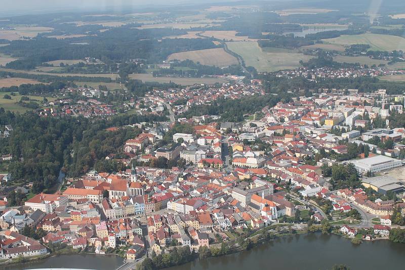 Na jindřichohradeckém letišti se uskutečnila akce s názvem Létání pro Hradec.