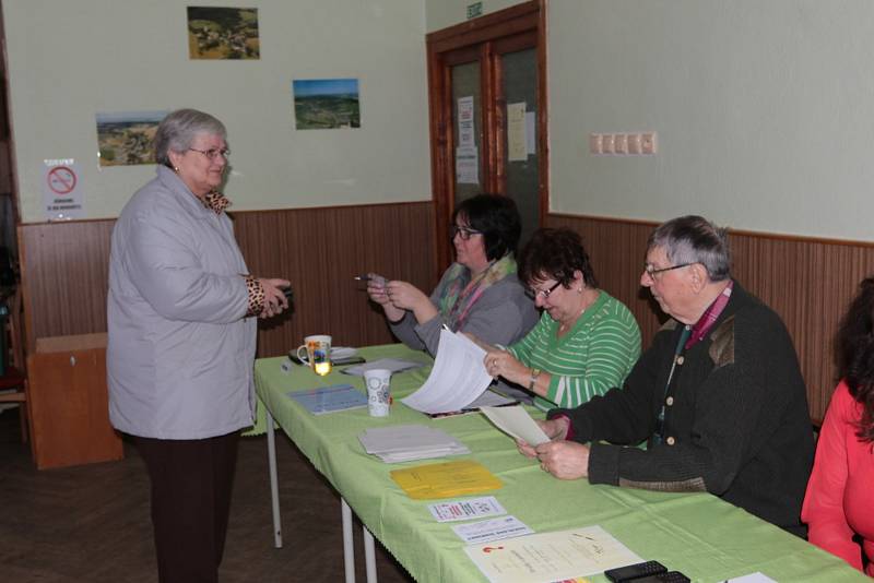Sobotní dopolední návštěva ve volební místnosti v Lodhéřově (okrsek pro Lodhéřov a Najdek).