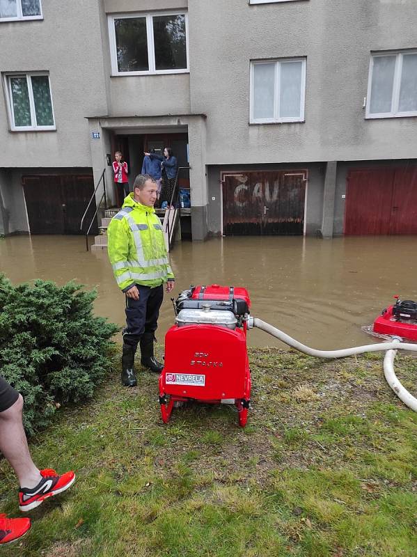 Velká voda v Plavsku u Stráže nad Nežárkou.