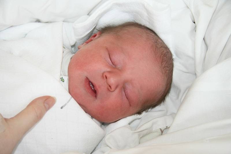 Eliška Doubková, Vitějovice. Rodiče Michaela Doubková a David Polák se dočkali prvního miminka. Holčička se jim narodila 14.2. 2022 v 16.48 hodin, její porodní váha byla 3220 g.