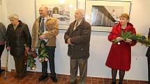 Vernisáží byla v pátek zahájena výstava fotografií Antonína Špáta k jeho 85. narozeninám.