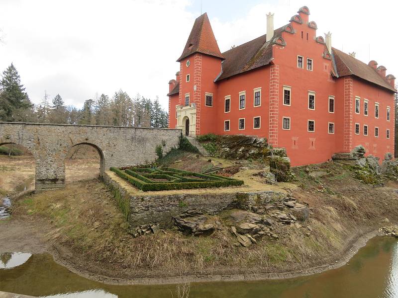 Zámek Červená Lhota.