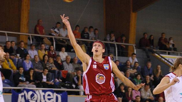 Basketbalisté Lions hostí ve 20. kole I. ligy dnes večer v jindřichohradecké sportovní hale pražskou Spartu (20 hodin) a dalším vítězstvím chtějí potvrdit své postavení na druhé příčce tabulky. V souboji s nevyzpytatelným protivníkem budou Jihočeši spoléh