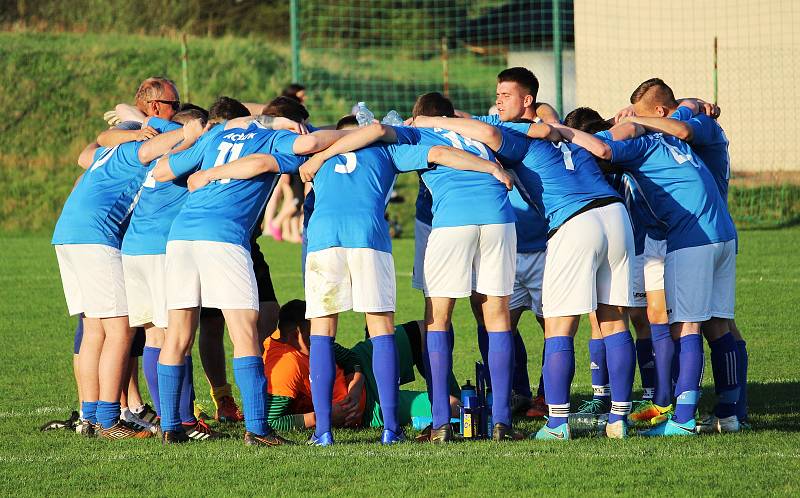 Fotbalisté Buku zvítězili v 18. kole okresního přeboru na číměřském trávníku 2:0.