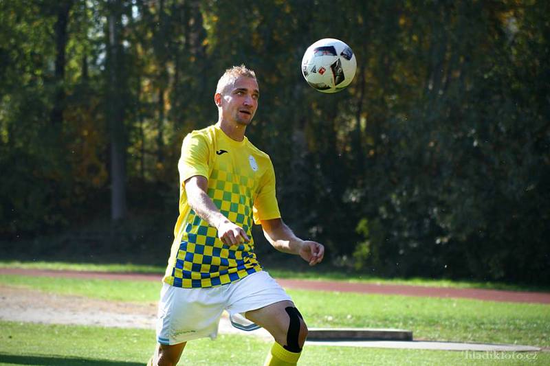 Jindřichohradeckým fotbalistům se v divizi momentálně velice daří. Nováček soutěže zvítězil počtvrté za sebou, když si poradil s Dobříší 3:1.