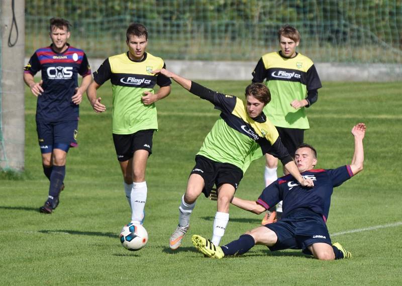 Jindřichohradečtí fotbalisté v 7. kole KP nadělili Oseku na jeho hřišti pět gólů.