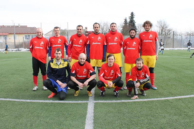 Na hradeké Piketě se hrálo 3. kolo fotbalového Českého poháru OFS mezi Pečí a Popelínem.