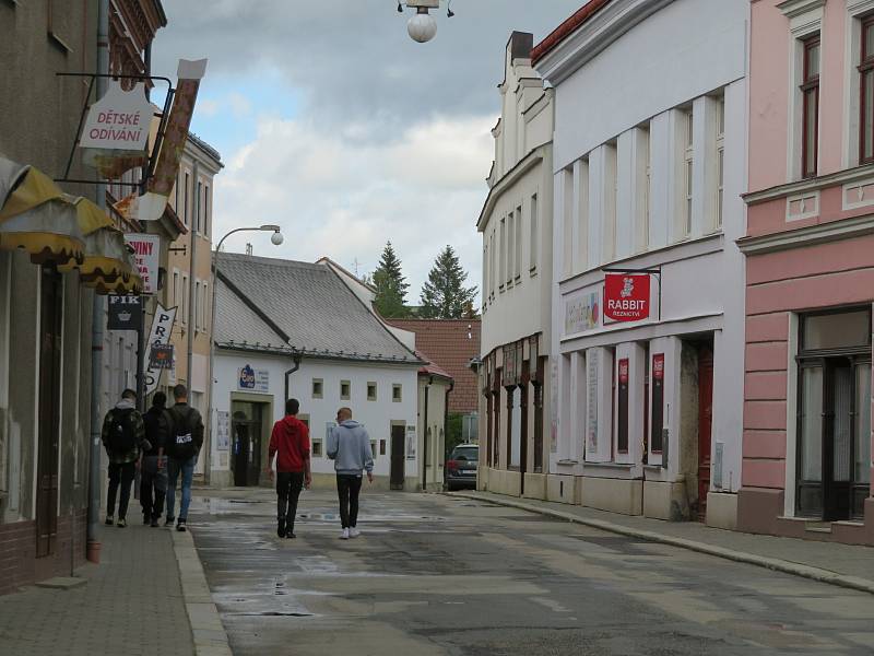 Deštivá neděle 23. května v Jindřichově Hradci.