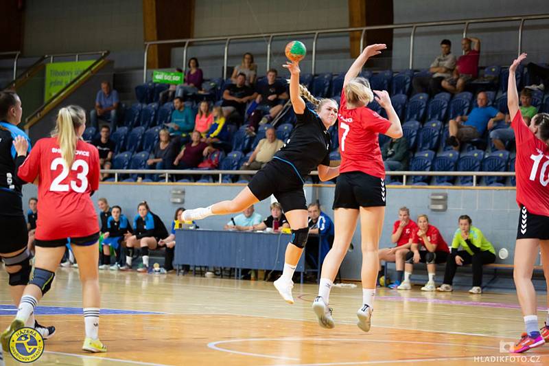 Jindřichohradecké házenkářky ve 2. kole I. ligy doma prohrály s Kunovicemi 38:40.