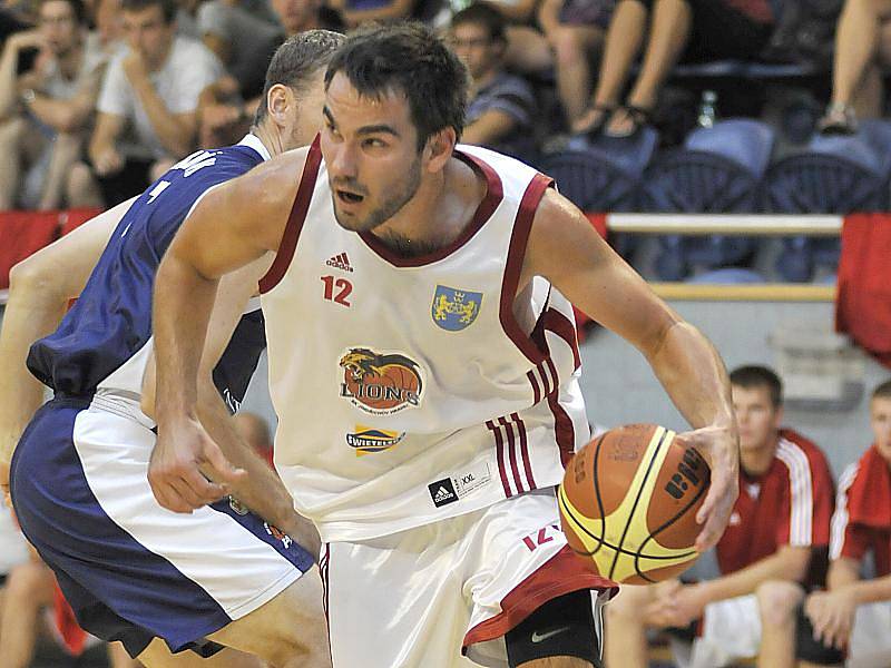 Křídelní hráč basketbalistů Lions J. Hradec Roman Zachrla.