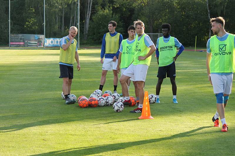 Jindřichohradečtí divizní fotbalisté rozhodně nezahálejí a už nyní se poctivě připravují na nový ročník divize.