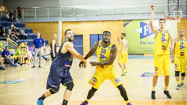 Hradecké basketbalisty čeká 10 zápasů nadstavby - Jindřichohradecký deník