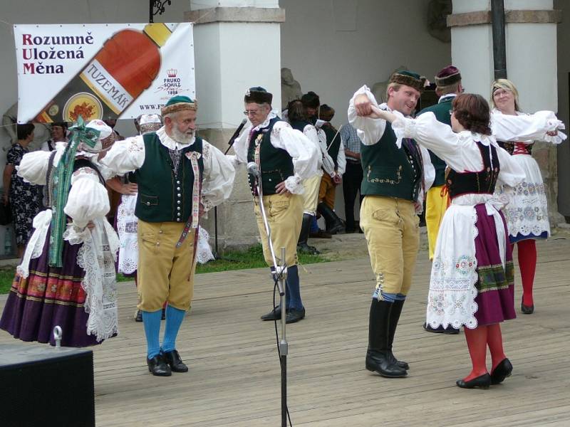 Festival národopisných souborů z jižních Čech zavítal v sobotu do Jindřichova Hradce. 