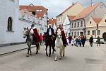 V Třeboni začala Tříkrálová sbírka průvodem a požehnáním.