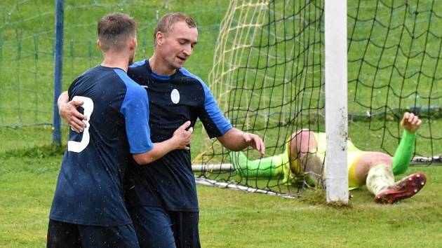 Jindřichohradecký útočník Martin Toman zaznamenal v podzimní části krajského přeboru 15 gólů a společně s Danielem Petříkem z Milevska se dělí o první příčku mezi kanonýry elitní jihočeské soutěže.