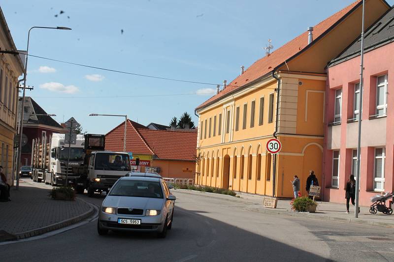 V Kardašově Řečici bojují za rychlou stavbu obchvatu.