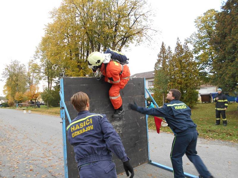 Čtvrtý ročník silového víceboje hasičů v Cizkrajově. 