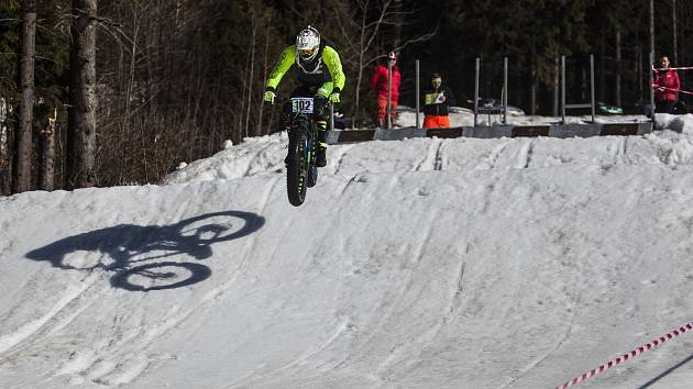 Ojedinělý závod čtyř závodníků se jel v sobotu 4. března se ve Ski areálu Rejdice u Harachova.