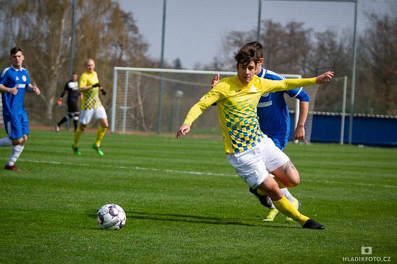 V 21. divizním kole si jindřichohradečtí fotbalisté na domácím trávníku poradili s Hořovickem, nad nímž zvítězili 3:1.