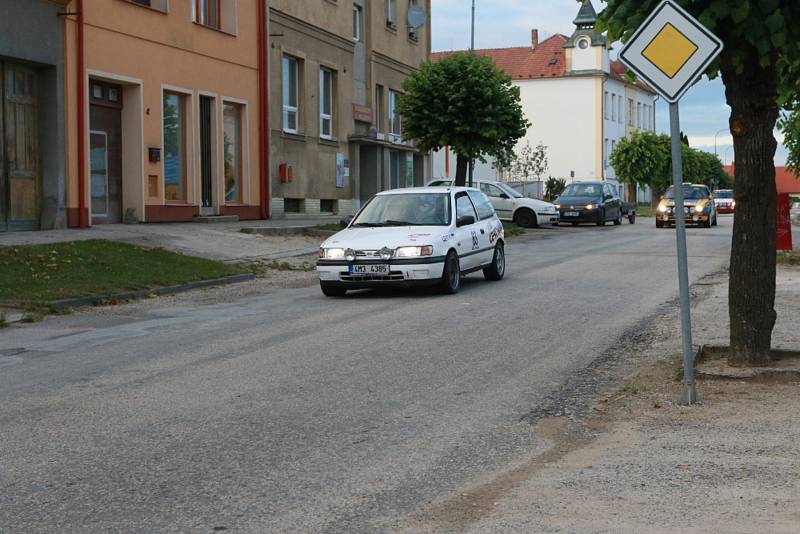 Další závod Českomoravského poháru v rallye v Radouni.