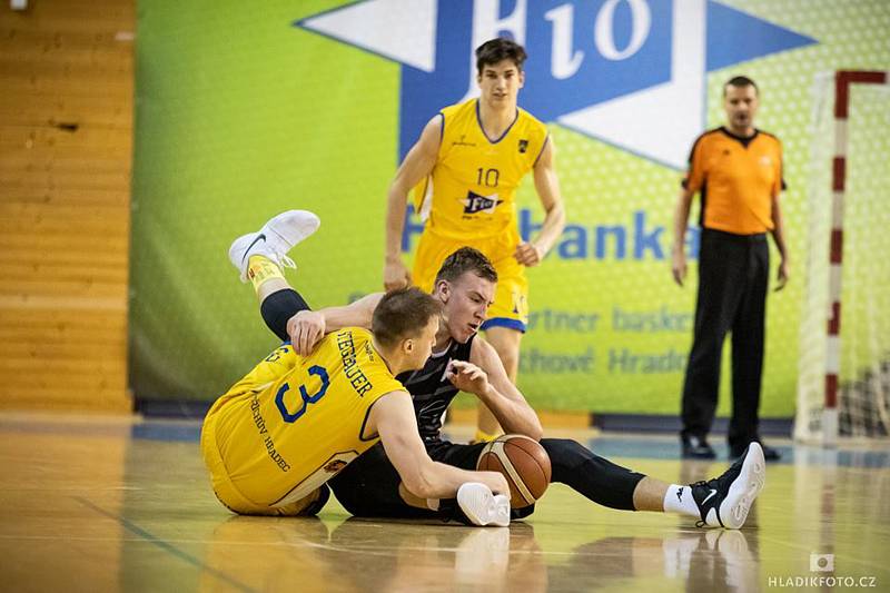 Hráči Fio Basketu sice ve druhém finálovém souboji play off I. ligy doma porazili GBA EU Praha 80:76, ale z titulu se radoval hostující tým.