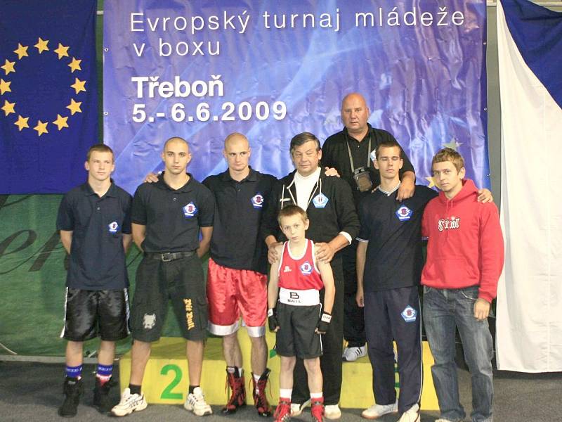 SK Boxing Třeboň vyslal do Evropského turnaje mládeže silnou sestavu, která na domácí půdě vybojovala pět medailí. 