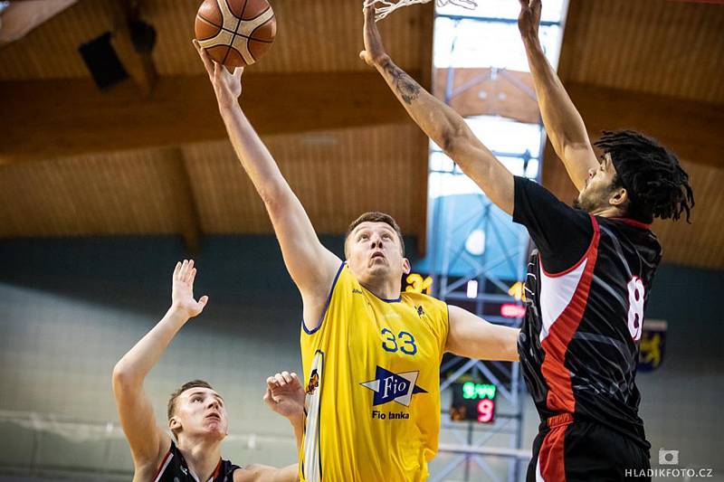 Hráči Fio Basketu sice ve druhém finálovém souboji play off I. ligy doma porazili GBA EU Praha 80:76, ale z titulu se radoval hostující tým.