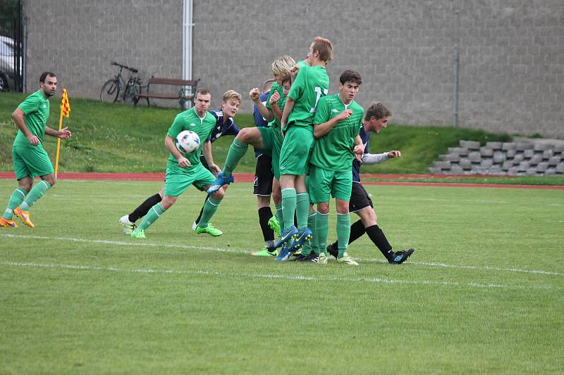 Fotbalisté Nové Bystřice prohráli na domácím trávníku s Lomnicí 0:3.