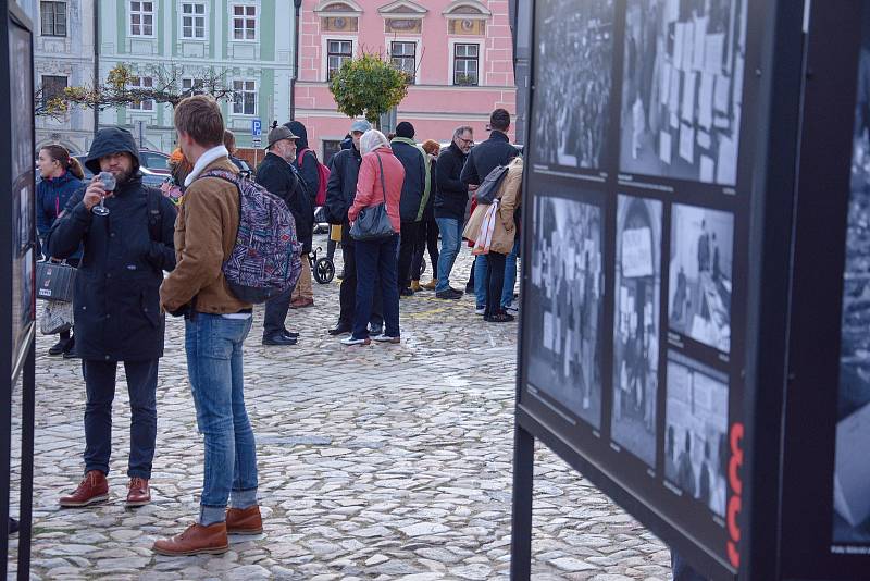 Vernisáž výstavy 30 let svobody zahájila Jindřichohradecký festival svobody.