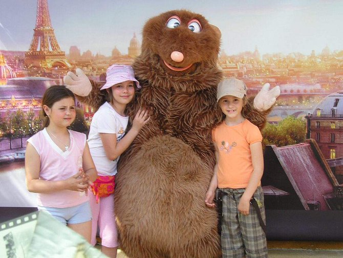 Děti z Nové Včelnice jeli na zájezd do Disneylandu za výhru v soutěži s Deníkem. 