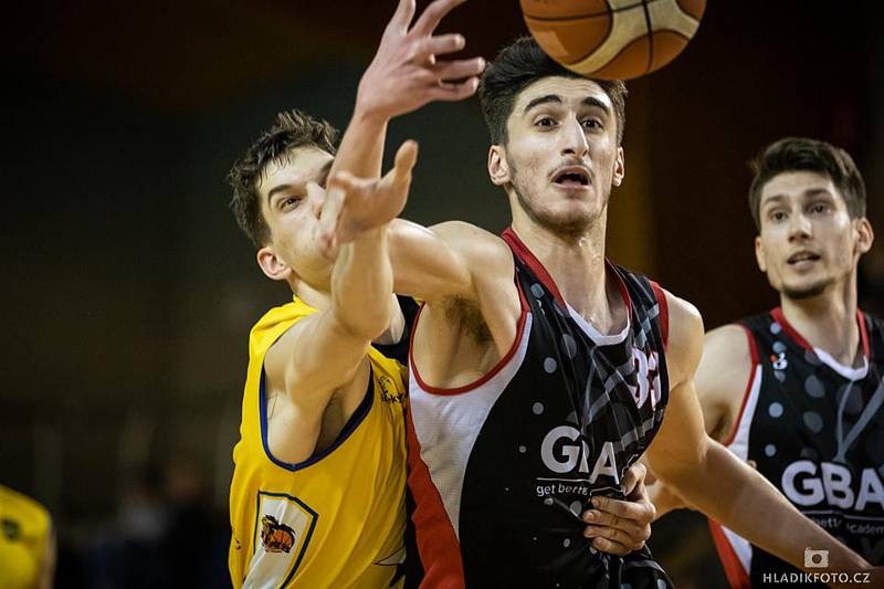 Hráči Fio Basketu sice ve druhém finálovém souboji play off I. ligy doma porazili GBA EU Praha 80:76, ale z titulu se radoval hostující tým.