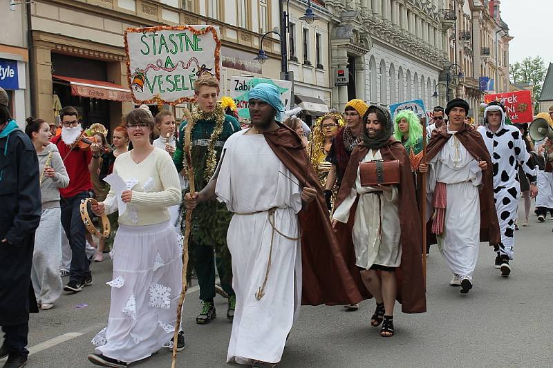 Jindřichův Hradec zažil tradiční studentský majáles.