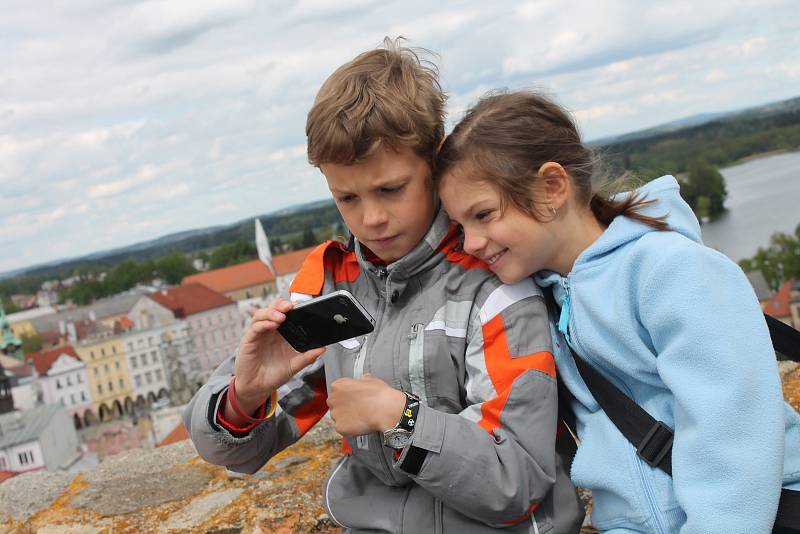 Interaktivní průvodce "Poznej Hradec" provede účastníky po nejzajímavějších památkách v centru města. Foto: archiv informačního střediska