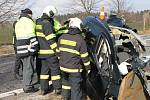 V pondělí se na hlavním tahu z Lomnice nad Lužnicí na Veselí nad Lužnicí, a to u Frahelže střelo osobní auto s nákladní tatrou. Řidič (44 let) v osobní autě zraněním podlehl.