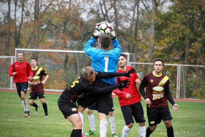 Fotbalisté Nové Včelnice porazili v derby I.A třídy Dačice jasně 5:1.