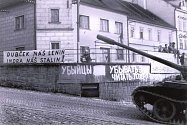 Příjezd okupačních vojsk v srpnu 1968 do Dačic.