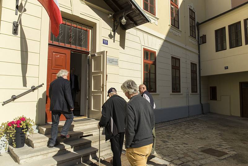 Učená společnost České republiky navštívila oblastní archiv v Třeboni.