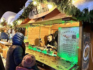 Vánoční trhy v Jindřichově Hradci jsou letos na obou náměstích.