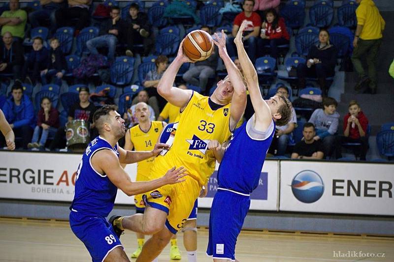 Jindřichohradečtí basketbalisté porazili v 12. kole I. ligy na domácí palubovce Litoměřice 98:65.
