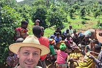 Ladislav Kolář opustil finance a zařídil si kávovníkovou plantáž v Tanzanii