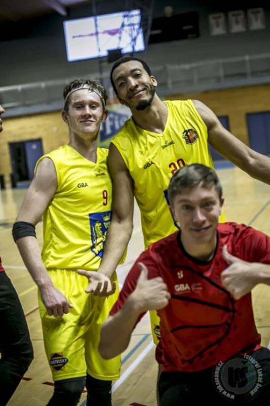 Jindřichohradečtí basketbalisté si v dohrávce 2. kola bez potíží poradili s béčkem USK Praha.