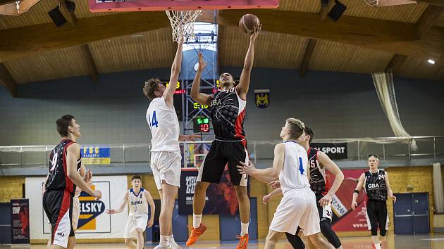 Basketbalisté GBA Lions ve svém druhém utkání na turnaji podlehli Slovensku 76:86.