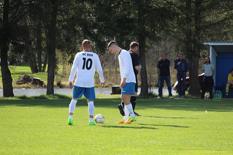 Fotbalisté Buku porazili v 17. kole okresního přeboru Staré Hobzí 2:0.