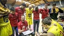 Jindřichohradečtí basketbalisté si v dohrávce 2. kola bez potíží poradili s béčkem USK Praha.