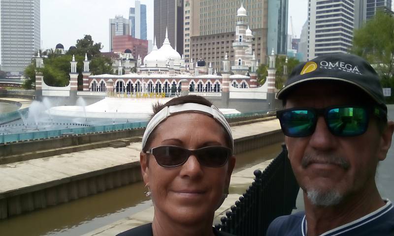 Cestovatelé prozkoumávali město Kuala Lumpur.